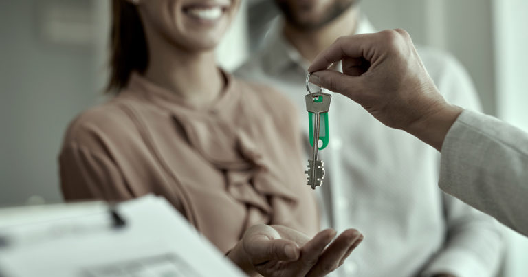 La compra de viviendas en mayo creció un 27,7%