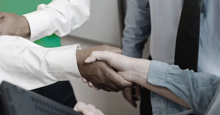 ¡Tu confianza en Urbanitae ahora vale el doble! Desde el 21 de septiembre y hasta el 21 de diciembre de 2023, duplicamos las bonificaciones de nuestro programa de referidos.