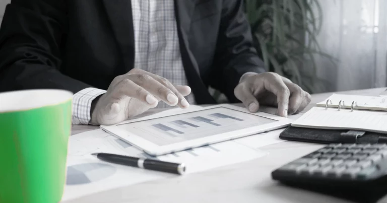 Um robo advisor ajuda a automatizar grande parte das suas decisões de investimento.