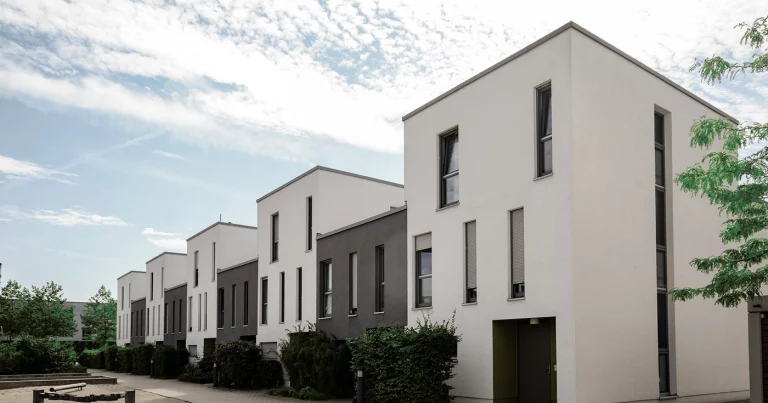 Oferta de vivienda de obra nueva. New housing supply. Logements neufs. Nuove abitazioni. Habitação nova. Neubauwohnungen.