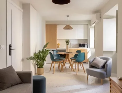 Invierte en apartamentos turísticos en Oporto. Invest in Tourist Apartments in Porto. Investissez dans des appartements touristiques à Porto. Investi in appartamenti turistici a Porto. Investe em apartamentos turísticos no Porto. Investieren Sie in Ferienwohnungen in Porto.