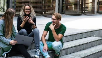 El auge de las residencias de estudiantes: demanda, rentabilidad y futuro. The rise of student housing: demand, profitability, and future. L'essor des résidences étudiantes : demande, rentabilité et avenir. Il boom delle residenze per studenti: domanda, redditività e futuro. O auge das residências de estudantes: procura, rentabilidade e futuro. Der Aufstieg der Studentenwohnheime: Nachfrage, Rentabilität und Zukunft. 