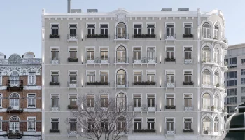 Invest in branded residences in Lisbon. Investir dans des résidences de marque à Lisbonne. Investire in branded residences a Lisbona. Investir em branded residences em Lisboa. Investieren in Branded Residences in Lissabon.