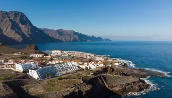 Invierte en un hotel en Canarias al 14% anual. Invest in a hotel in the Canary Islands at 14% per year. Investissez dans un hôtel aux îles Canaries avec un rendement annuel de 14 %. Investi in un hotel alle Isole Canarie con un rendimento annuo del 14%. Invista num hotel nas Ilhas Canárias com uma rentabilidade anual de 14%. Investieren Sie in ein Hotel auf den Kanarischen Inseln mit einer jährlichen Rendite von 14 %.