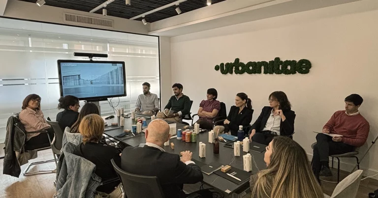 Hablamos de IA, experiencia cliente y chatbots en Urbanitae, de la mano de Asociación DEC.