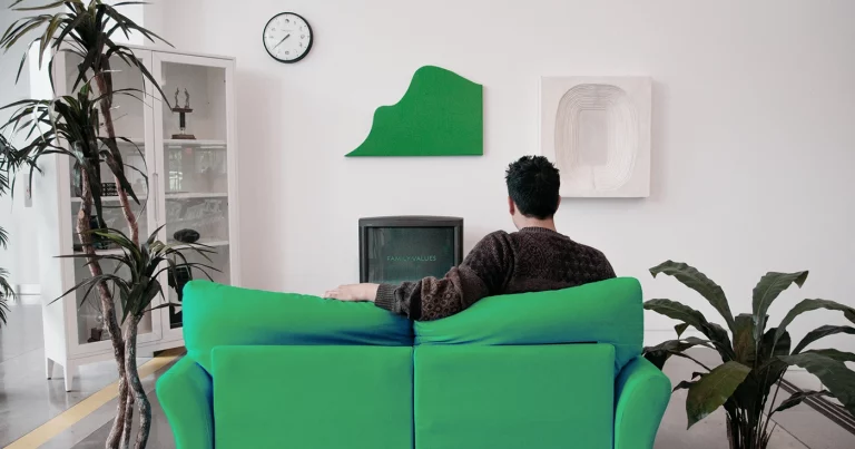 El ‘efecto White Lotus’ revoluciona el mercado de lujo inmobiliario. The ‘White Lotus effect’ is transforming the luxury real estate market. L’« effet White Lotus » révolutionne le marché immobilier de luxe. L’“effetto White Lotus” rivoluziona il mercato immobiliare di lusso. O “efeito White Lotus” está a revolucionar o mercado imobiliário de luxo. Der „White-Lotus-Effekt“ revolutioniert den Luxusimmobilienmark.