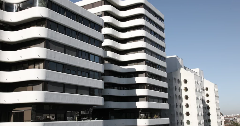 Inversión inmobiliaria activa y pasiva: por qué ya no tienes que elegir. Active and Passive Real Estate Investing: Why You No Longer Have to Choose. Investissement immobilier actif et passif : pourquoi vous n’avez plus besoin de choisir. Investimento immobiliare attivo e passivo: perché non devi più scegliere. Investimento imobiliário ativo e passivo: porque já não tens de escolher. Aktive und passive Immobilieninvestitionen: Warum du dich nicht mehr entscheiden musst.