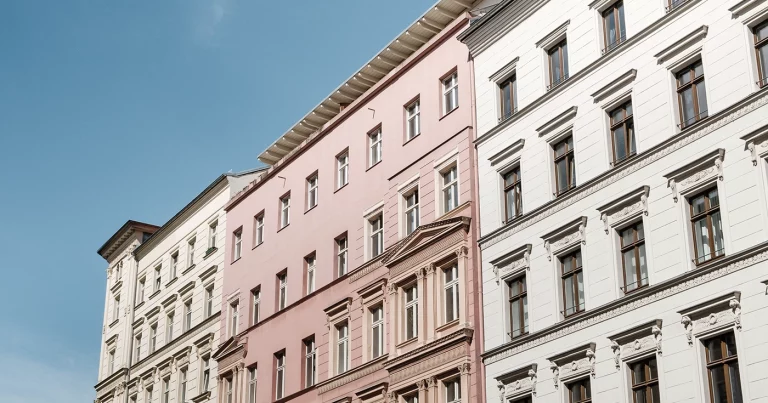 Ingresos pasivos inmobiliarios: cómo generar rentas invirtiendo hoy. Real Estate Passive Income: How to Generate Rental Returns by Investing Today. Revenus passifs immobiliers : comment générer des loyers en investissant dès aujourd’hui. Reddito passivo immobiliare: come generare rendite iniziando a investire oggi. Rendimento passivo imobiliário: como gerar rendas investindo hoje. Passives Einkommen mit Immobilien: So erzielst du Mieteinnahmen durch heutige Investitionen.