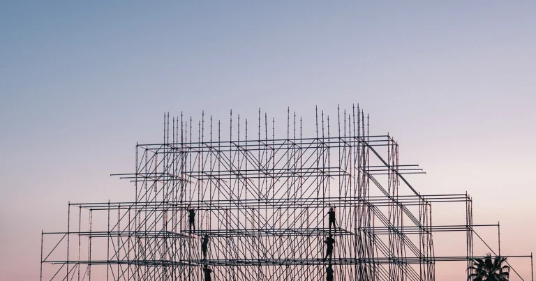 Déficit de vivienda en España: el FMI pide acelerar la construcción. Housing deficit in Spain: the IMF calls for faster construction. Déficit de logements en Espagne : le FMI appelle à accélérer la construction. Deficit abitativo in Spagna: il FMI chiede di accelerare la costruzione. Défice de habitação em Espanha: o FMI pede que se acelere a construção. Wohnungsdefizit in Spanien: Der IWF fordert eine Beschleunigung des Wohnungsbaus.