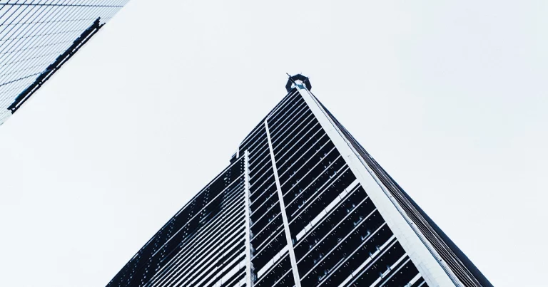 Tendencias de inversión alternativa en Europa: ¿qué modelos están despegando? Alternative investment trends in Europe: which models are taking off? Tendances d’investissement alternatif en Europe : quels modèles décollent ? Trends alternativer Investitionen in Europa: Welche Modelle heben ab? Tendenze di investimento alternativo in Europa: quali modelli stanno decollando? Tendências de investimento alternativo na Europa: que modelos estão a descolar?