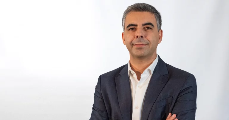 Analizamos más de 150 proyectos en Portugal en el último año. We analyzed more than 150 projects in Portugal last year. Nous avons analysé plus de 150 projets au Portugal l’année dernière. Wir haben im letzten Jahr in Portugal mehr als 150 Projekte analysiert. Abbiamo analizzato oltre 150 progetti in Portogallo nell’ultimo anno. Analisámos mais de 150 projetos em Portugal no último ano.