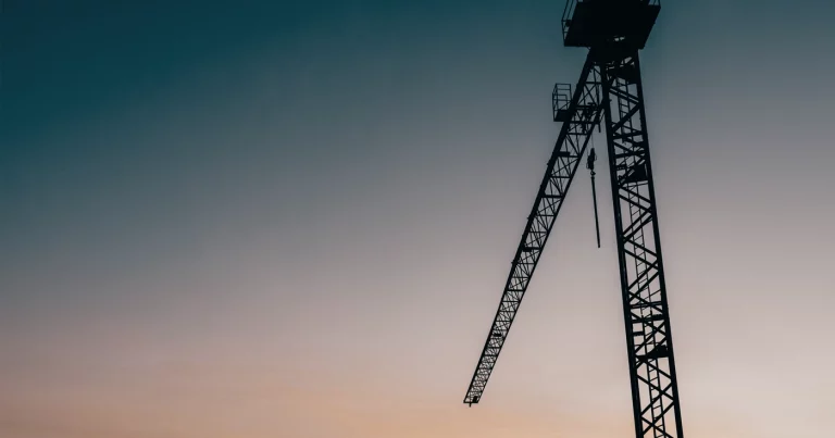 ¿Afectan las tensiones comerciales al sector inmobiliario? Do trade tensions affect the real estate sector? Les tensions commerciales affectent-elles le secteur immobilier ? Le tensioni commerciali influiscono sul settore immobiliare? As tensões comerciais afetam o setor imobiliário? Beeinflussen Handelskonflikte den Immobiliensektor?