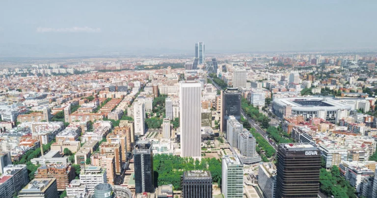 Madrid lanza un plan de choque para facilitar acceso a la vivienda Madrid launches a rapid-response plan to improve housing access La Communauté de Madrid lance un nouveau plan d’urgence pour faciliter l’accès au logement Die Gemeinschaft Madrid startet einen neuen Notfallplan, um den Zugang zu Wohnraum zu erleichtern A Comunidade de Madrid lança um novo plano de choque para facilitar o acesso à habitação La Comunità di Madrid lancia un nuovo piano d’emergenza per facilitare l’accesso alla casa