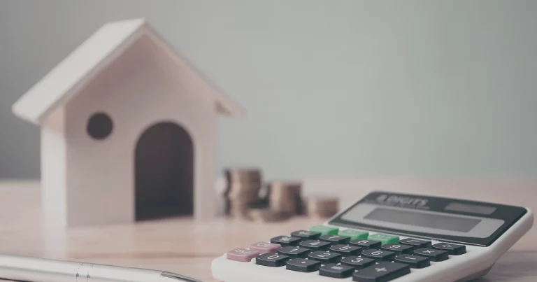 Subida récord del precio de la vivienda: ganadores y perdedores. Record rise in housing prices: winners and losers. Hausse record des prix de l’immobilier : gagnants et perdants. Aumento record dei prezzi delle abitazioni: vincitori e vinti. Subida record do preço da habitação: vencedores e perdedores. Rekordanstieg der Immobilienpreise: Gewinner und Verlierer.