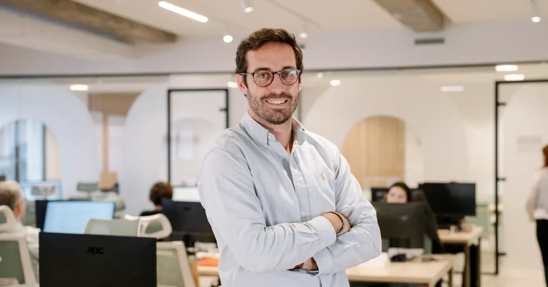 Apartool, apartamentos temporales para empleados en movimiento Apartool, temporary apartments for employees on the move Apartool, appartements temporaires pour employés en mouvement Apartool, temporäre Apartments für Mitarbeitende in Bewegung Apartool, appartamenti temporanei per dipendenti in movimento Apartool, apartamentos temporários para colaboradores em movimento