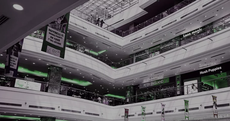 Retail inmobiliario 2025: inversión, transformación y nuevas tendencias. Retail Real Estate 2025: investment, transformation and new trends. Retail immobilier 2025 : investissement, transformation et nouvelles tendances. Retail immobiliare 2025: investimenti, trasformazione e nuove tendenze. Retalho imobiliário 2025: investimento, transformação e novas tendências. Einzelhandelsimmobilien 2025: Investitionen, Transformation und neue Trends.