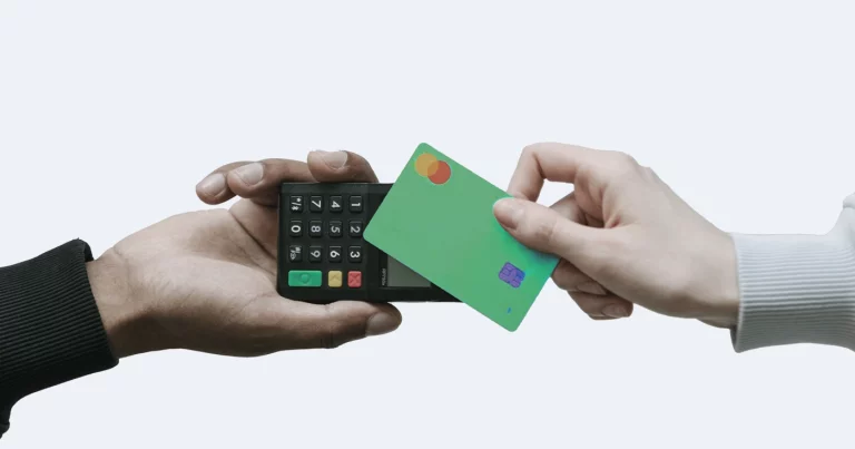 La banca endurece el acceso al crédito: solo los activos con certificación verde serán financiables. Banks Tighten Credit Access: Only Green-Certified Assets Will Be Financeable. Les banques durcissent l’accès au crédit : seuls les actifs certifiés verts seront finançables. Banken verschärfen den Kreditzugang: Nur grün zertifizierte Vermögenswerte sind finanzierbar. Le banche inaspriscono l’accesso al credito: solo gli immobili con certificazione verde saranno finanziabili. Os bancos endurecem o acesso ao crédito: apenas ativos com certificação verde serão financiáveis