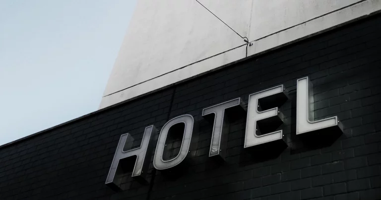 El inversor nacional impulsa la inversión hotelera en España National Investors Drive Hotel Investment in Spain Les investisseurs nationaux stimulent l'investissement hôtelier en Espagne Nationale Investoren treiben Hotelinvestitionen in Spanien voran Gli investitori nazionali guidano gli investimenti alberghieri in Spagna Investidores nacionais impulsionam o investimento hoteleiro em Espanha