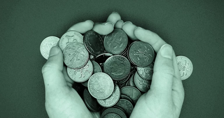 Cómo afectan los tipos de interés a la inversión inmobiliaria y al crowdfunding. How interest rates affect real estate investment and crowdfunding. Comment les taux d’intérêt influencent l’investissement immobilier et le crowdfunding. Wie sich die Zinssätze auf Immobilieninvestitionen und Crowdfunding auswirken. Come i tassi d’interesse influenzano l’investimento immobiliare e il crowdfunding. Como as taxas de juro afetam o investimento imobiliário e o crowdfunding.