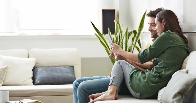 cómo decidir cuánto invertir en inmuebles y otros activos. How to Decide How Much to Invest in Real Estate and Other Assets. Comment décider combien investir dans l’immobilier et dans d’autres actifs. Wie man entscheidet, wie viel man in Immobilien und andere Anlagen investieren sollte. Come decidere quanto investire in immobili e in altri asset. Como decidir quanto investir em imóveis e em outros ativos