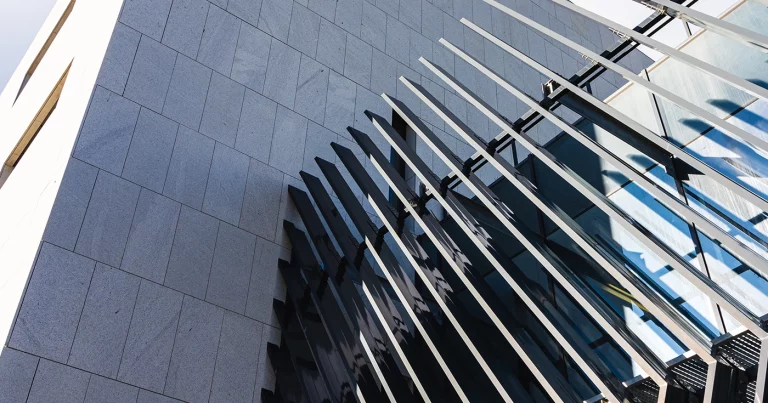 Por qué invertir en el sector inmobiliario en 2026. Why Invest in Real Estate in 2026. Perché investire nel settore immobiliare nel 2026. Por que investir no setor imobiliário em 2026. Warum 2026 in Immobilien investieren.