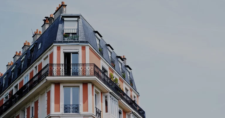 Inversión alternativa regulada: Urbanitae frente a fondos no armonizados. Regulated Alternative Investment: Urbanitae vs Non-Harmonized Funds. Investissement alternatif réglementé : Urbanitae vs Fonds non harmonisés. Regulierte alternative Investments: Urbanitae vs Nicht-harmonisierte Fonds. Investimento alternativo regolamentato: Urbanitae vs Fondi non armonizzati. Investimento alternativo regulado: Urbanitae vs Fundos não harmonizados