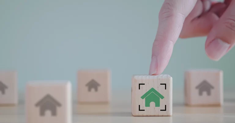 Por qué incluir el sector inmobiliario en una cartera diversificada. Why Include the Real Estate Sector in a Diversified Portfolio. Pourquoi inclure le secteur immobilier dans un portefeuille diversifié. Warum den Immobiliensektor in ein diversifiziertes Portfolio aufnehmen? Perché includere il settore immobiliare in un portafoglio diversificato. Porque incluir o setor imobiliário numa carteira diversificada.