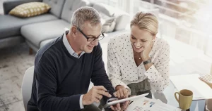 Interés compuesto en crowdfunding inmobiliario: cómo reinvertir. Compound interest in real estate crowdfunding: how to reinvest. Intérêt composé en crowdfunding immobilier : comment réinvestir. Interesse composto nel crowdfunding immobiliare: come reinvestire. Juros compostos no crowdfunding imobiliário: como reinvestir. Zinseszins im Immobilien-Crowdfunding: so reinvestieren Sie.