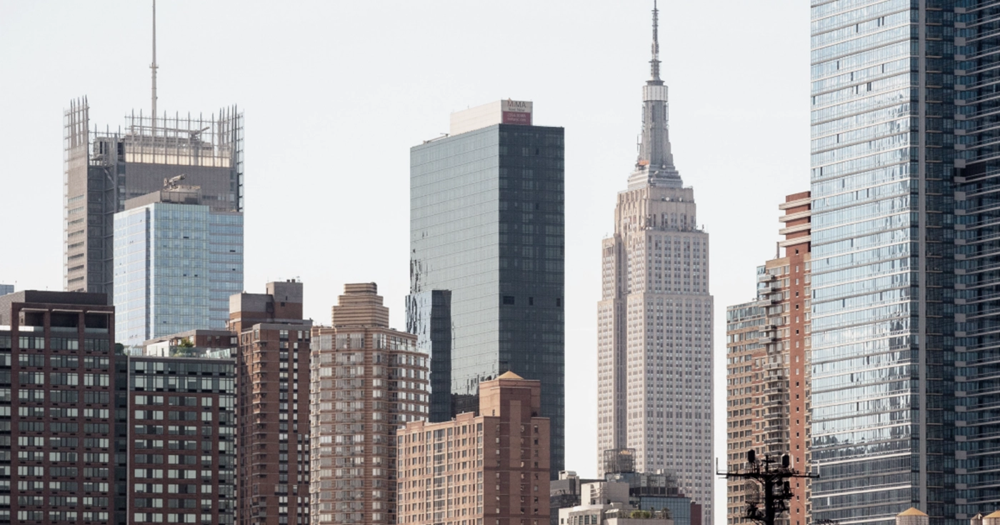CRE en cartera: diversificar más allá del residencial. CRE in your portfolio: diversifying beyond residential. CRE en portefeuille : diversifier au-delà du résidentiel. CRE in portafoglio: diversificare oltre il residenziale. CRE em carteira: diversificar para além do residencial. CRE im Portfolio: Diversifikation über Wohnimmobilien hinaus.