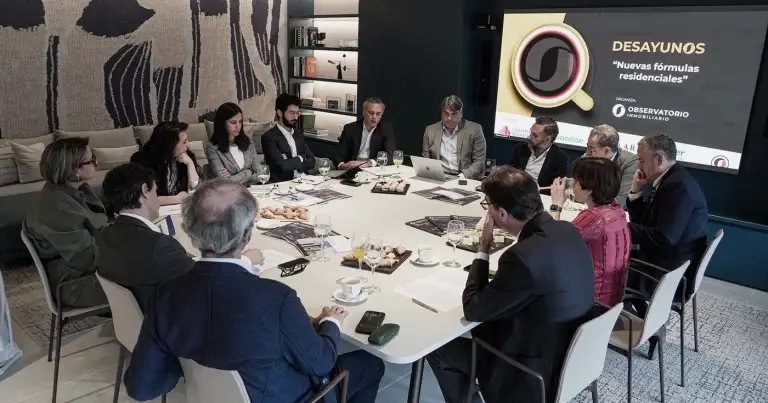 Financiación alternativa para un residencial que necesita más oferta. Alternative financing for a residential market that needs more supply. Financement alternatif pour un résidentiel qui a besoin de plus d’offre. Finanziamento alternativo per un residenziale che ha bisogno di più offerta. Financiamento alternativo para um residencial que precisa de mais oferta. Alternative Finanzierung für einen Wohnungsmarkt mit zu wenig Angebot.