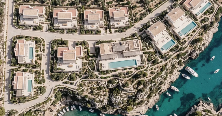 Invertir en ETF: cómo combinarlos con inmobiliario. Investing in ETFs: how to combine them with real estate. Investir en ETF : comment les associer à l’immobilier. Investire in ETF: come combinarli con l’immobiliare. Investir em ETF: como combiná-los com imobiliário. In ETFs investieren: So kombinieren Sie sie mit Immobilien.