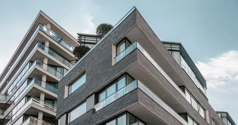 Direct Investments: propiedad directa profesional. Direct Investments: professional direct ownership. Direct Investments : propriété directe professionnelle. Direct Investments: proprietà diretta professionale. Direct Investments: propriedade direta profissional. Direct Investments: professionelle Direkteigentümerschaft.