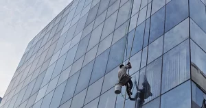 Riesgo en equity inmobiliario: cómo mitigarlo. Risk in real estate equity: how to mitigate it. Risque en equity immobilier : comment le mitiger. Rischio nell’equity immobiliare: come mitigarlo. Risco em equity imobiliário: como mitigá-lo. Risiko bei Immobilien-Equity: wie man es mindert.