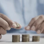 Invertir con poco capital: 7 claves útiles. Investing with little capital: 7 useful keys. Investir avec peu de capital : 7 clés utiles . Investire con poco capitale: 7 chiavi utili. Investir com pouco capital: 7 chaves úteis. Mit wenig Kapital investieren: 7 wichtige Punkte.