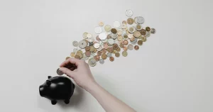 Técnicas para ahorrar: 8 métodos para ser constante. Saving techniques: 8 methods to stay consistent. Techniques pour économiser : 8 méthodes pour être constant. Tecniche per risparmiare: 8 metodi per essere costanti. Técnicas para poupar: 8 métodos para ser constante. Spartechniken: 8 Methoden für mehr Konstanz.